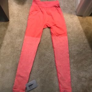 NWT Gymshark two tone seamless leggings in Peach